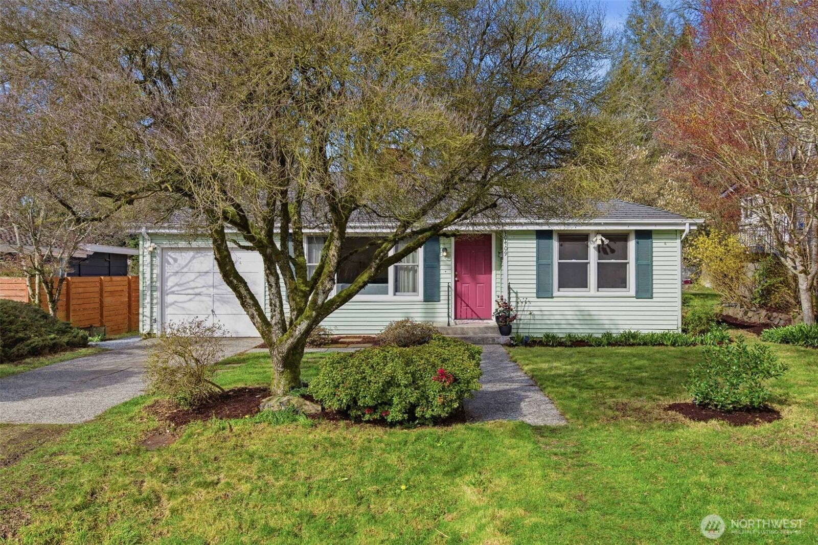 Property Photo:  10409  39th Avenue SW  WA 98146 