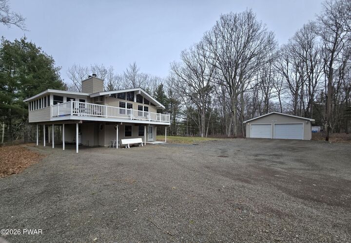 Property Photo: 802 Clydesdale Court PA 18428