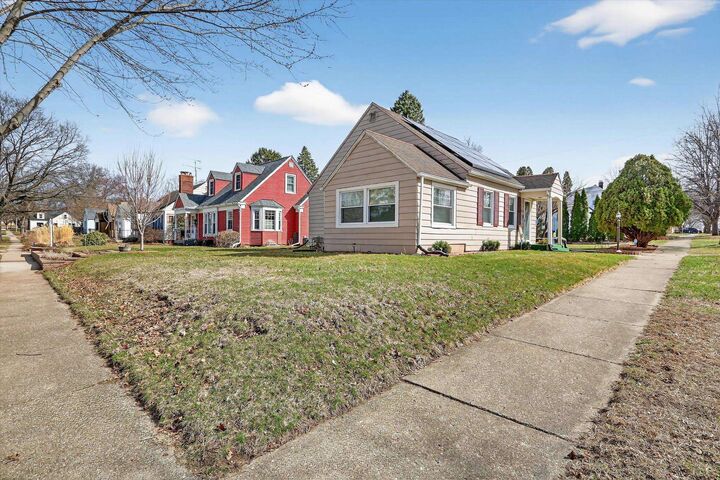 Property Photo:  1704 22nd Street  IL 61108 