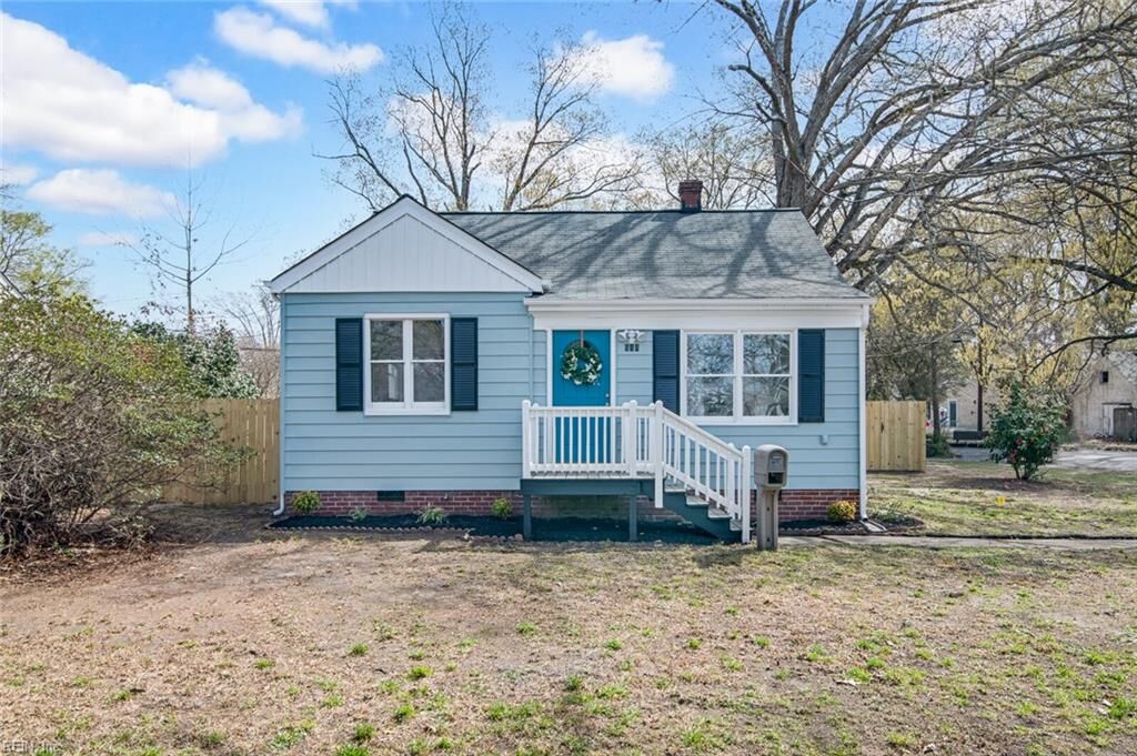 Property Photo:  614 Briarfield Rd  VA 23605 