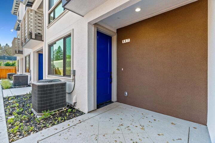 Property Photo:  947 Woodside  CA 94061 