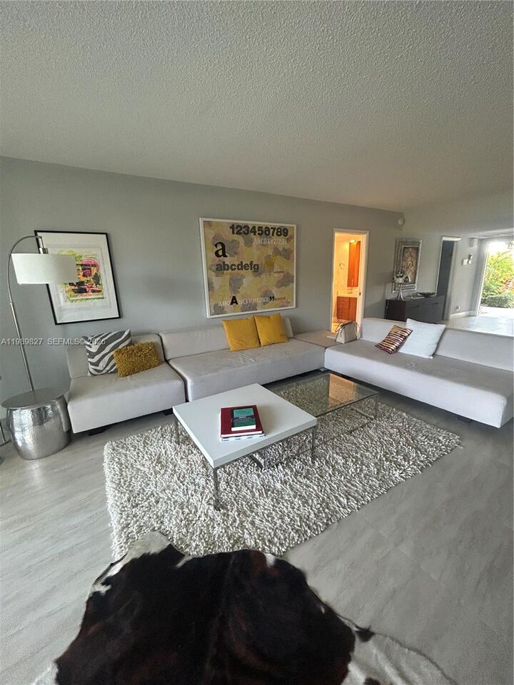 Property Photo:  4017 N Cypress Dr 102  FL 33069 