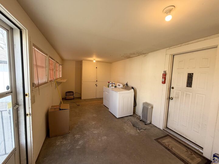 Property Photo:  2910 21st St  KS 66617 