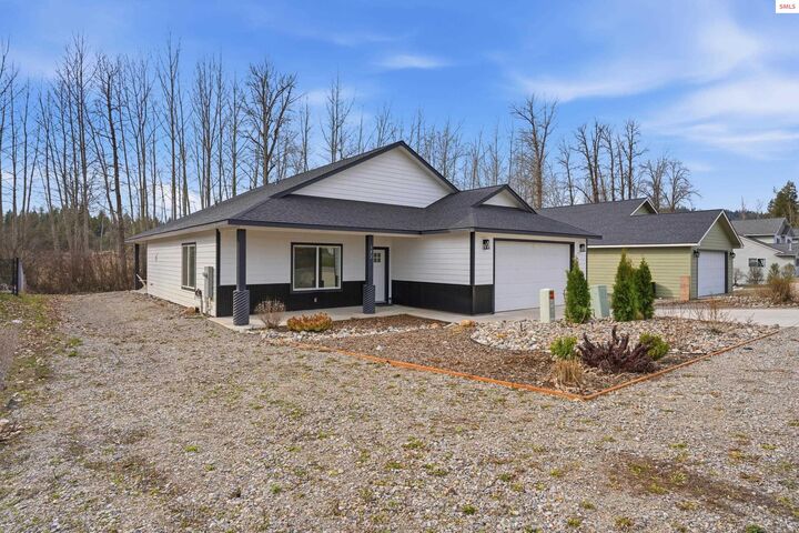 Property Photo:  122 11 St.  ID 83856 