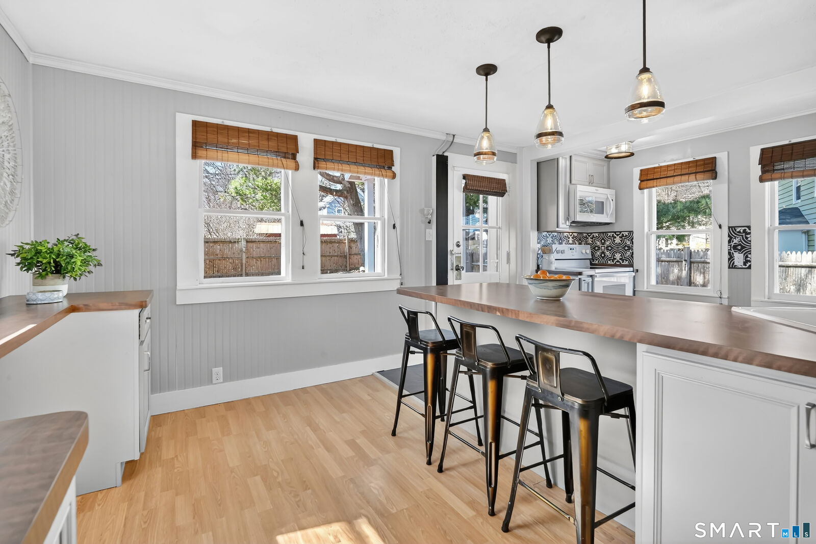 Property Photo:  8 Gargan Place  CT 06070 