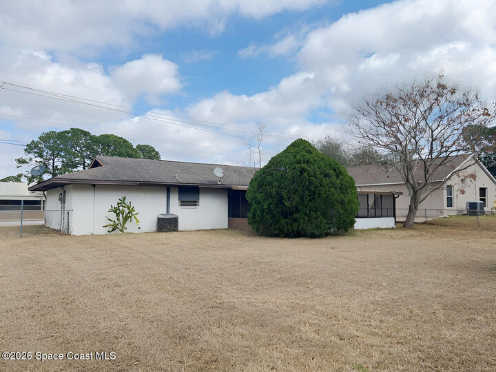 Property Photo:  1150 Waco Boulevard SE  FL 32909 