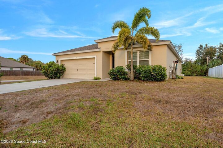 Property Photo:  419 Fillmore Avenue NE  FL 32907 