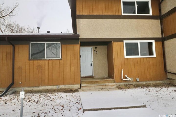 35 Mackenzie Way — photo 1