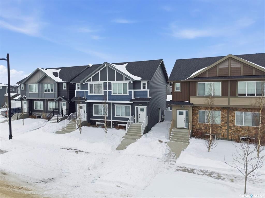 Property Photo: 608 Brighton Gate SK S7V 0V5