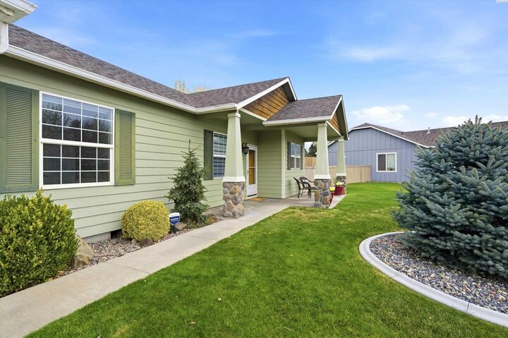 Property Photo:  5812 11th Ave  WA 99337 