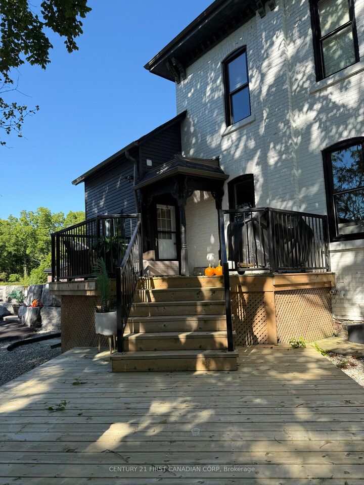 Property Photo:  46254 New Sarum Line  ON N5P 3S7 