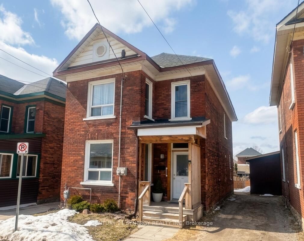 Property Photo:  164 Chambers Street  ON K7A 2Z4 