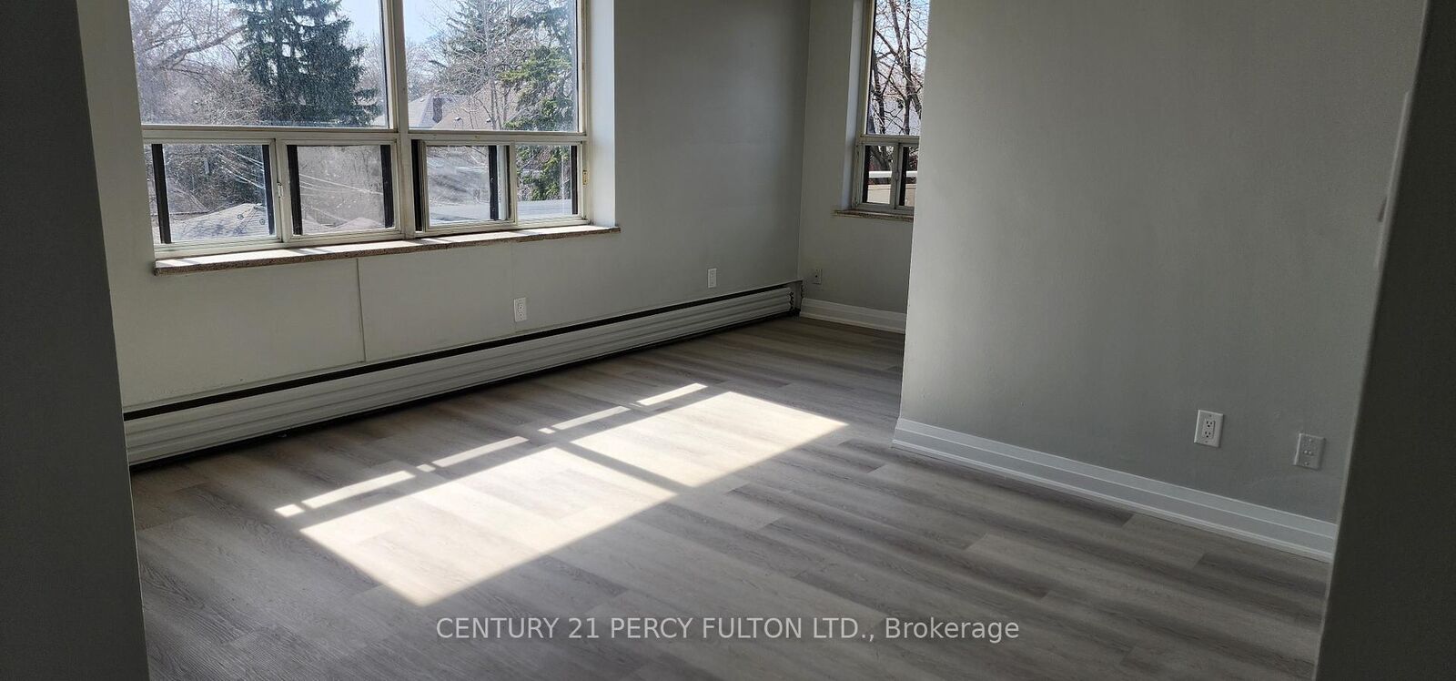 Property Photo:  392 Jane Street 304  ON M6S 3Z5 