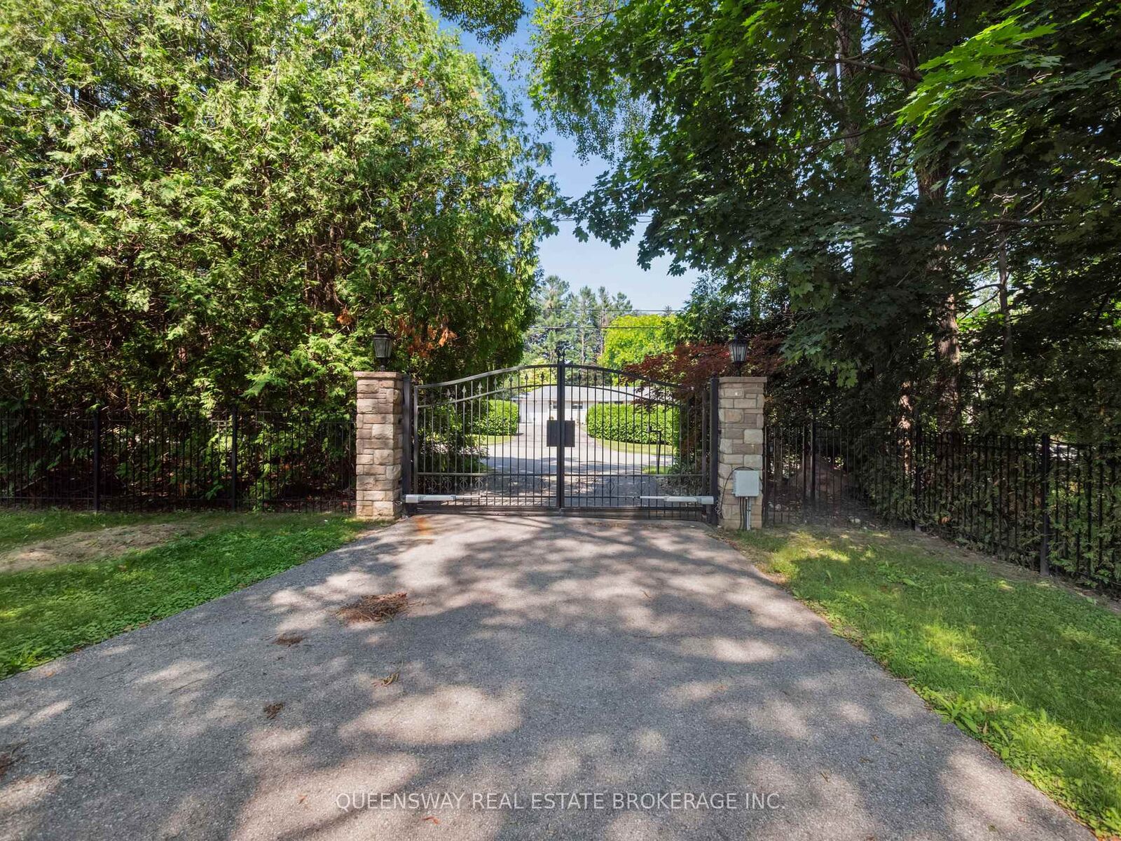 Property Photo:  109 Woodriver Bend  ON L0E 1R0 