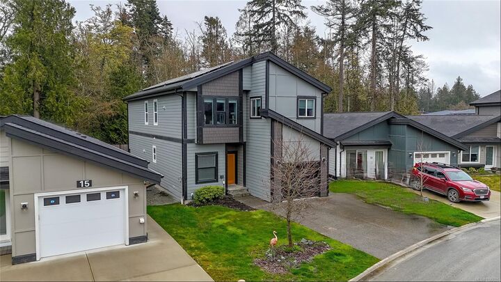 Property Photo: 17 Saanich Ridge Dr BC V8M 0B8