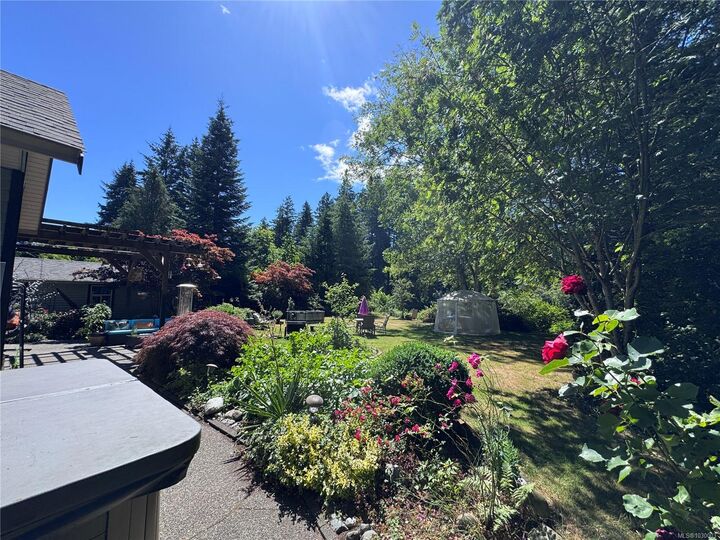 Property Photo: 8856 McLarey Ave BC V9J 1A3