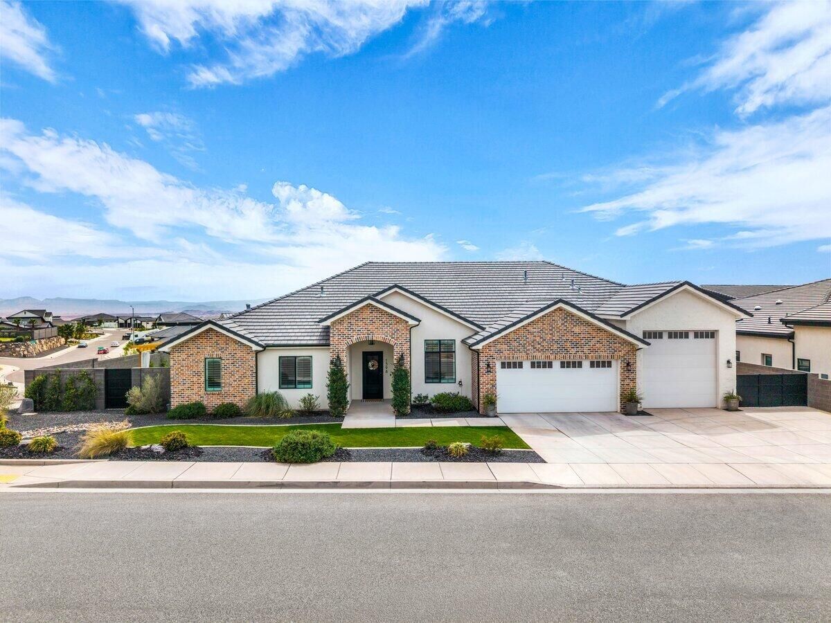 Property Photo:  1398 E Dellcorero Dr  UT 84770 