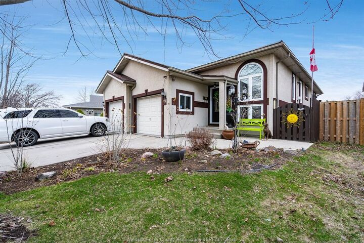 Property Photo:  71 Satinwood Crescent  ON N8H 4P1 
