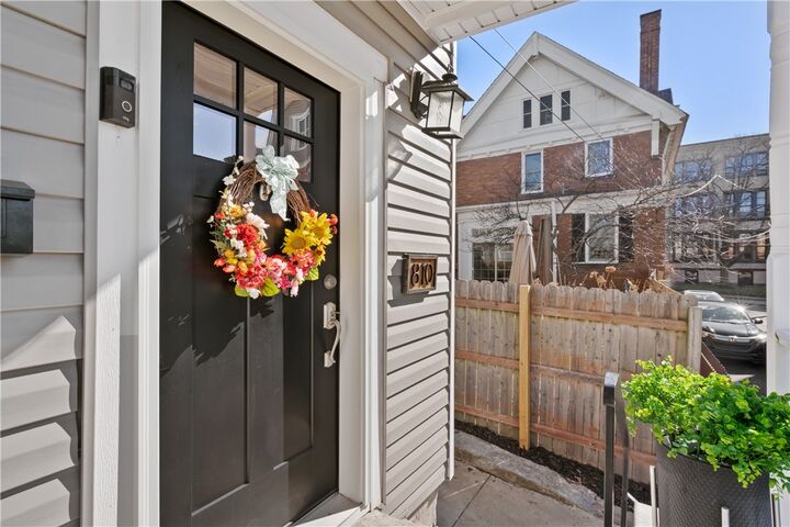 Property Photo: 810 Vaux Way PA 15211