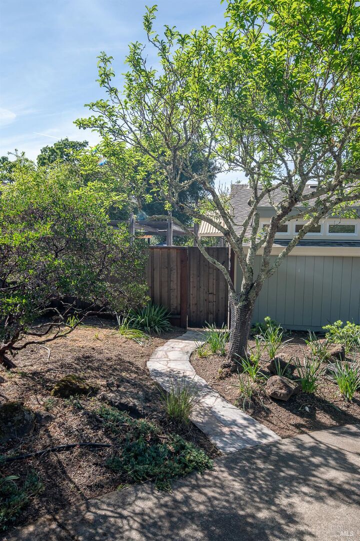 Property Photo:  3035 Las Mesitas Drive  CA 95405 