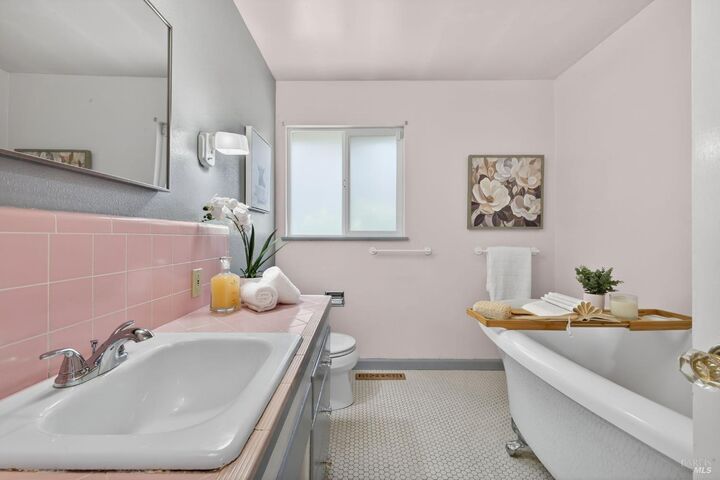 Property Photo:  334 Richmond Drive  CA 95401 