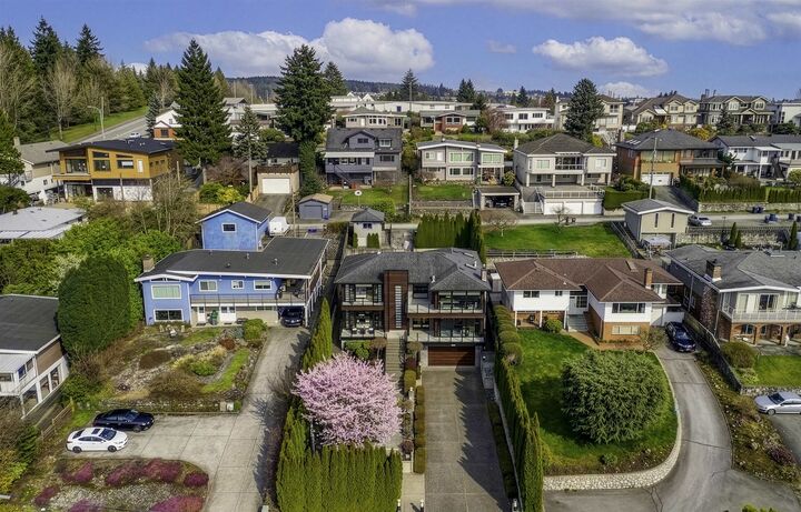 Property Photo: 1068 Holdom Avenue BC V5B 3V6
