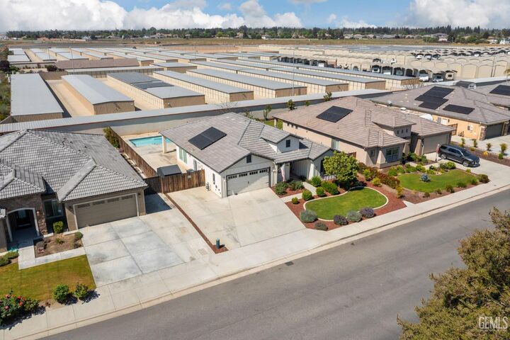 Property Photo: 15 Claudia Autumn Drive CA 93314