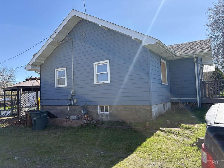 Property Photo: 1317 McCarroll WA 99403