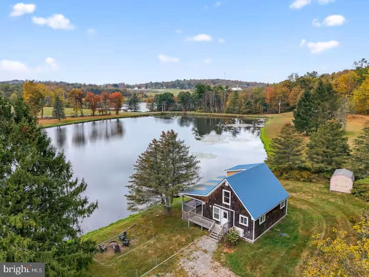 Property Photo:  196 Woodchopper Lane  PA 18844 