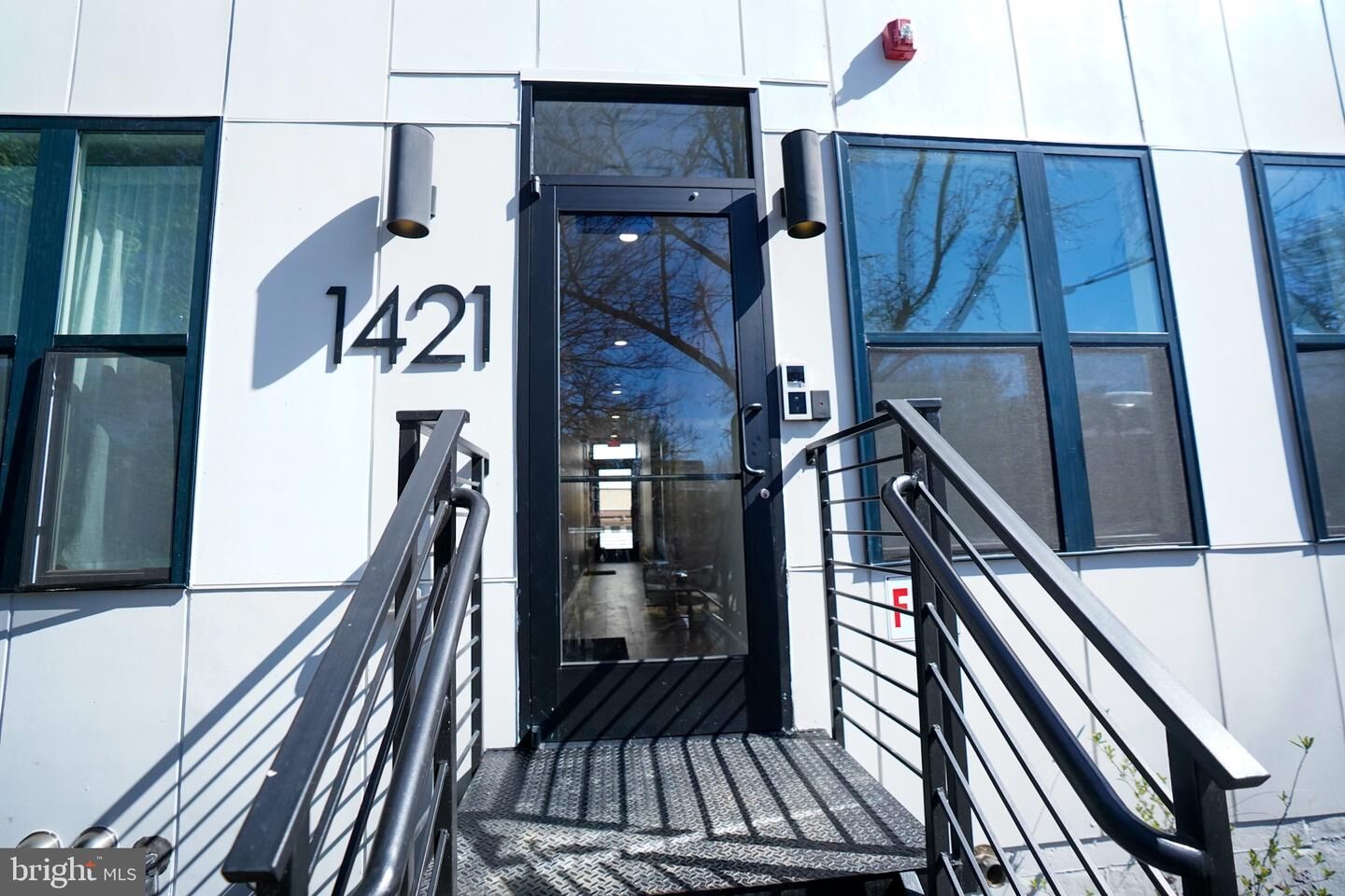 Property Photo: 1421 Spring Road NW DC 20010