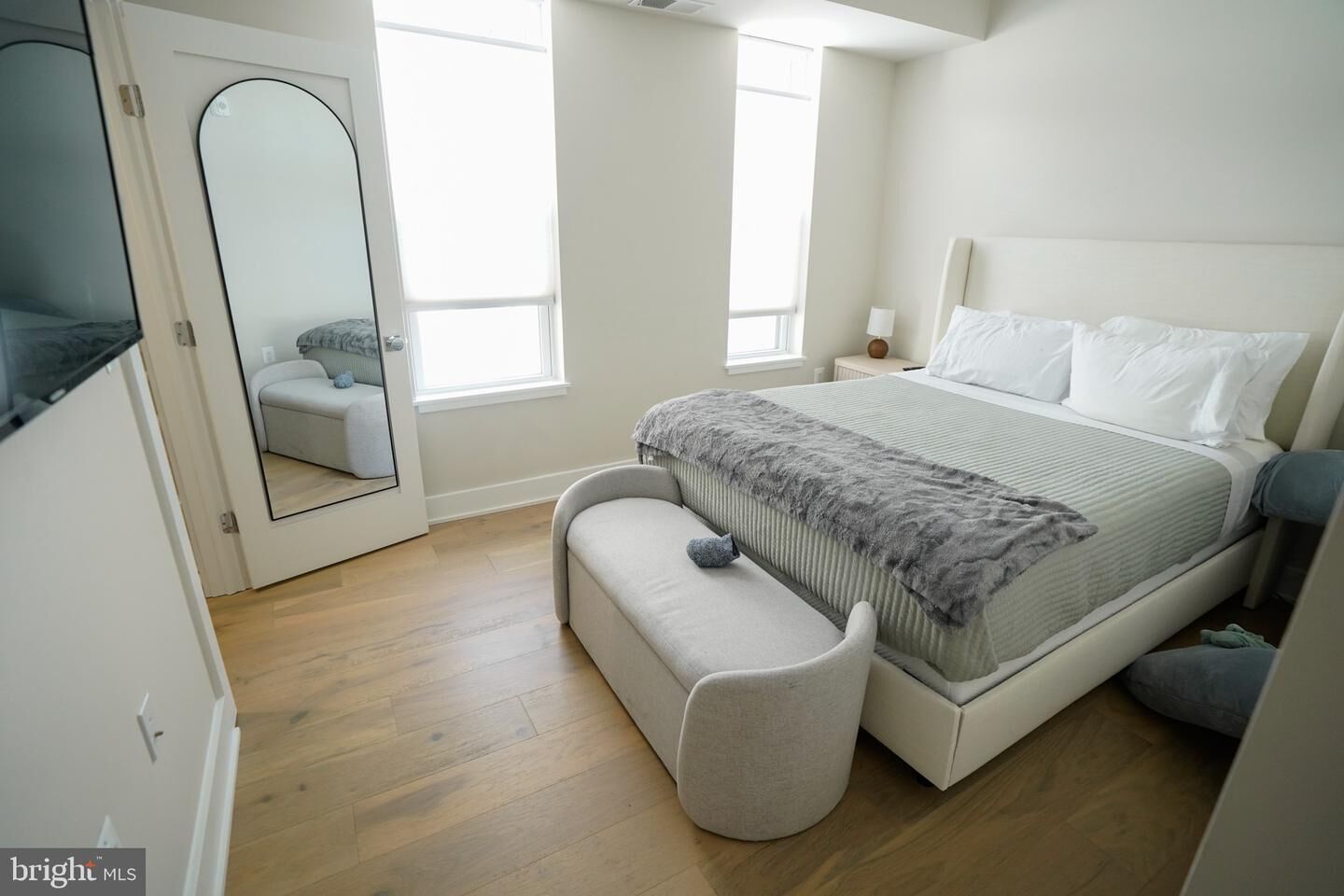 Property Photo: 1421 Spring Road NW DC 20010