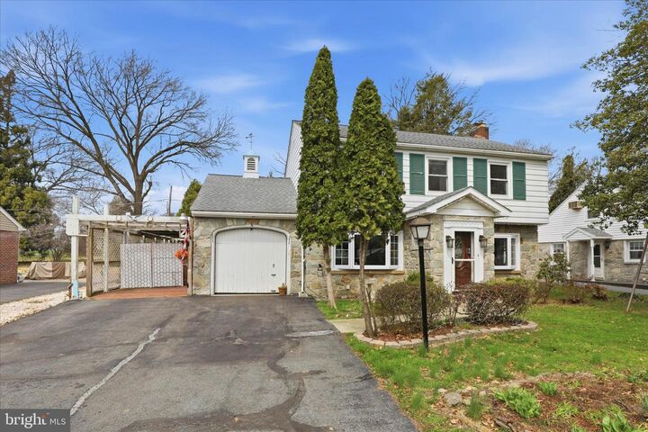 Property Photo: 115 E Roseville Road PA 17601