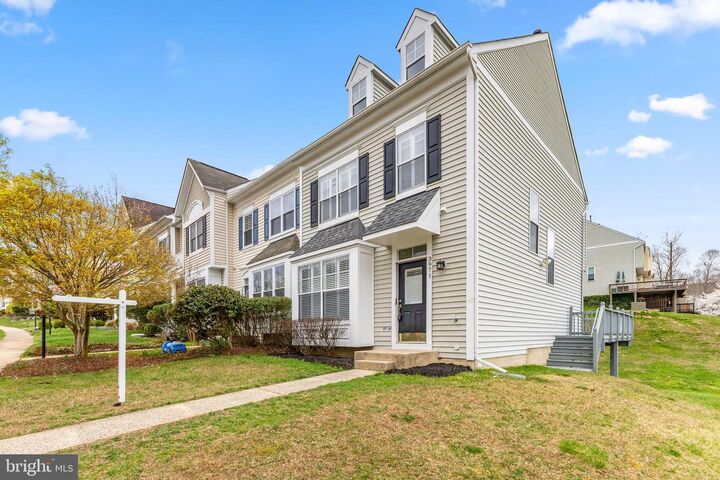 Property Photo:  3971 Hartlake Street  VA 22192 