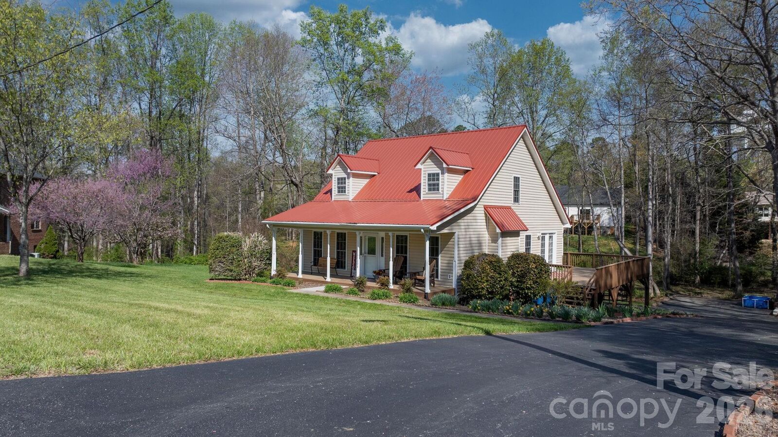 Property Photo:  203 Nottingham Drive  NC 28650 
