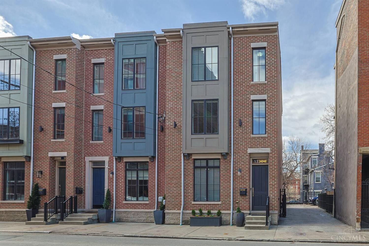 Property Photo:  1325 Republic Street  OH 45202 