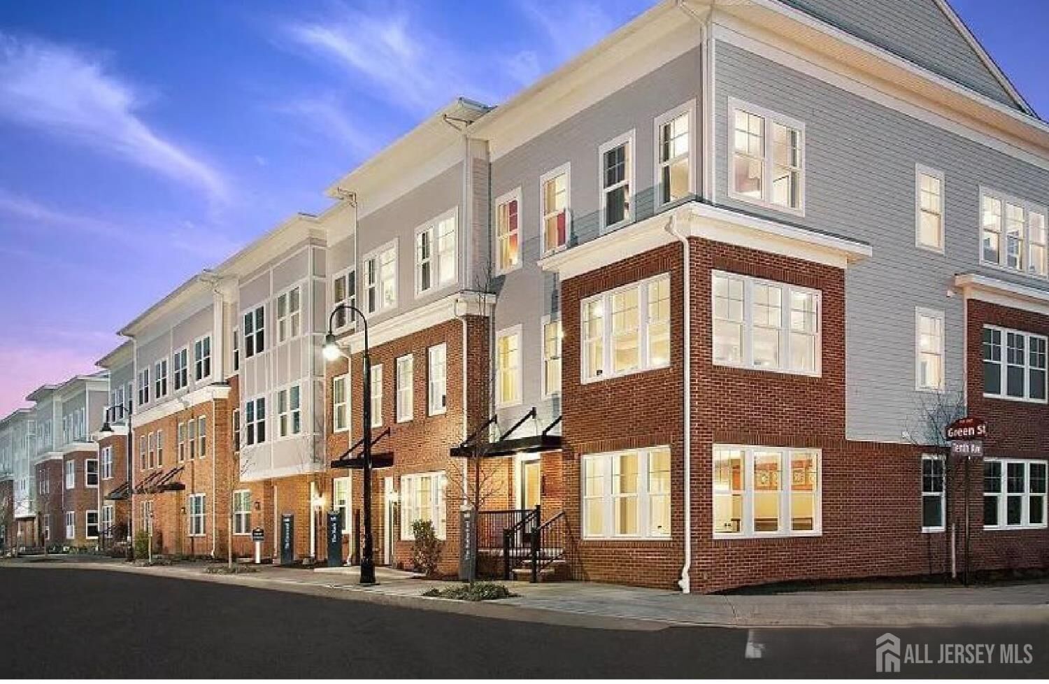 Property Photo:  13 Bond Street  NJ 08902 