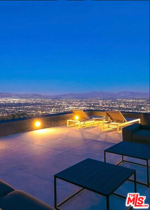 Property Photo:  11729 Laurelwood Dr  CA 91604 