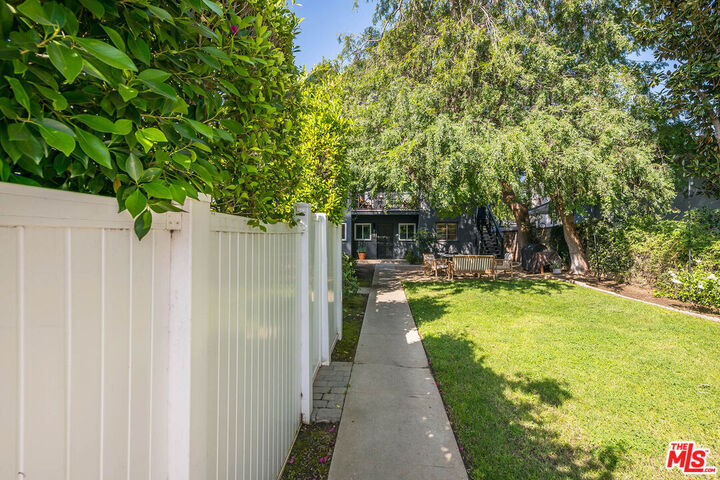 Property Photo: 5139 Fulton Ave CA 91423