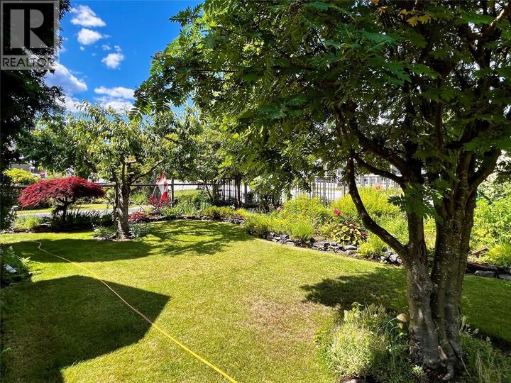 Property Photo: 203 4th Avenue Northwest BC V0G 1R0