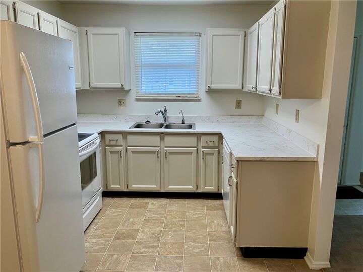 Property Photo: 6240 Beacon Tree Court OH 45424