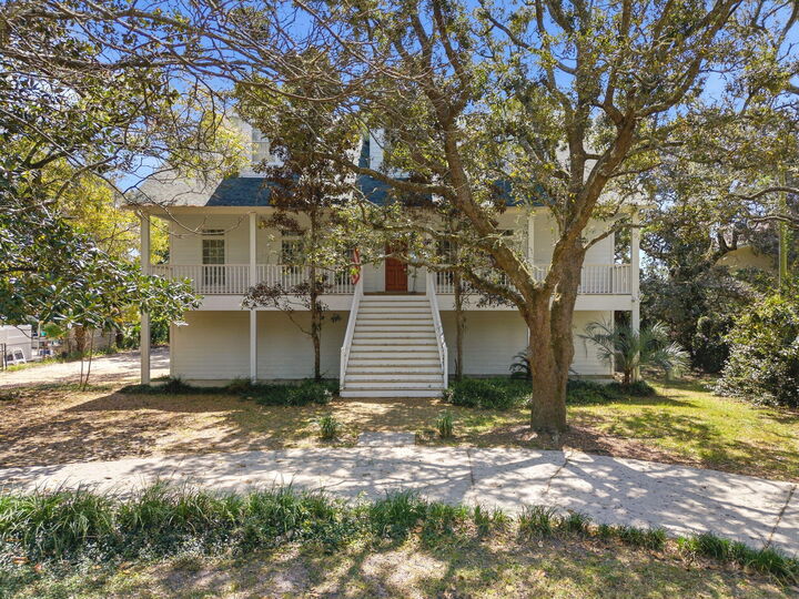 Property Photo: 8127 Pompano Street FL 32566