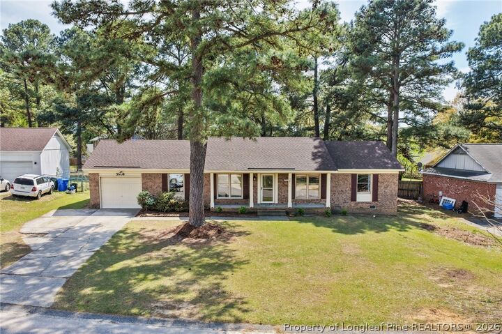 Property Photo:  5909 Waterdale Court  NC 28304 
