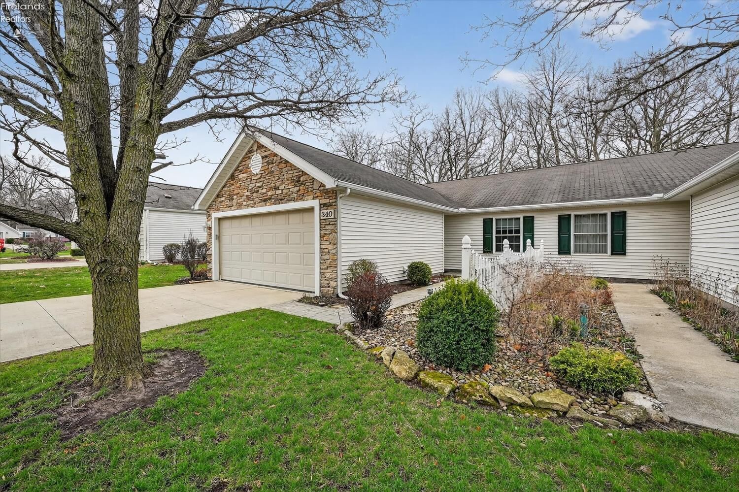 Property Photo:  340 Lighthouse Oval  OH 43440 