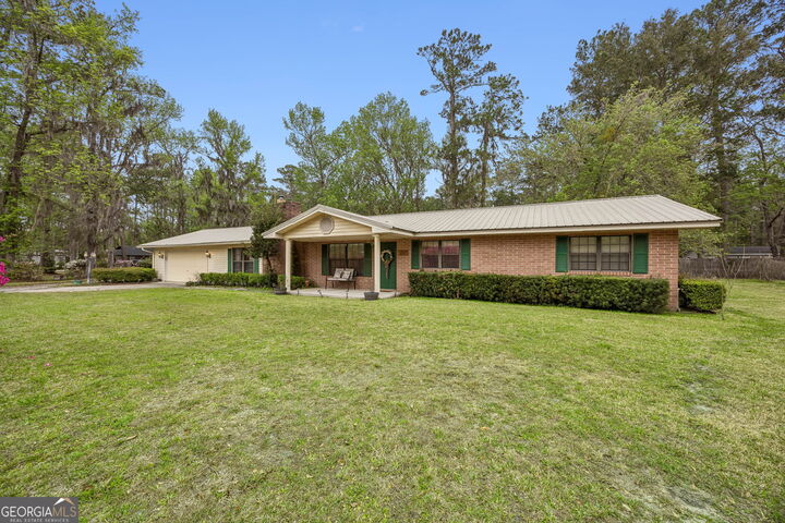 Property Photo:  223 S Sheffield Street  GA 31548 