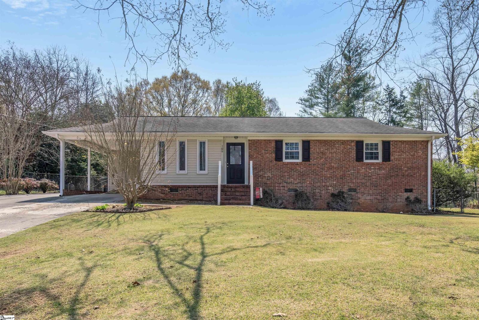 Property Photo:  109 Riverview Drive  SC 29611 