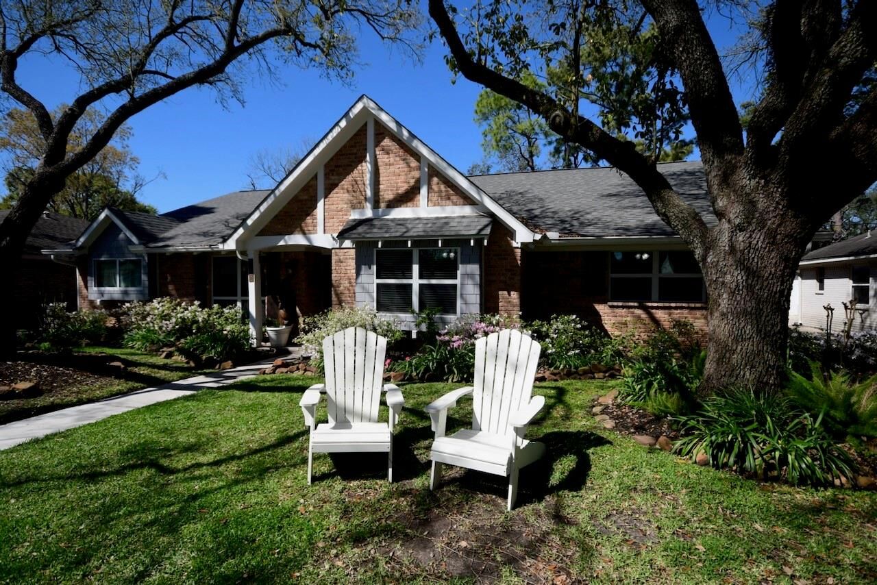 Property Photo:  6230 Queensloch Drive  TX 77096 