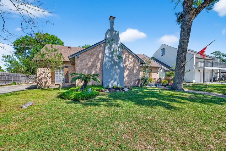 Property Photo:  3107 Silver Springs Drive  TX 77571 