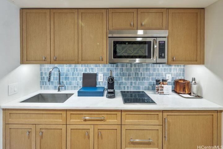 Property Photo:  223 Saratoga Road 2018  HI 96815 