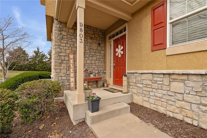 Property Photo:  9803 Nieman Place  KS 66214 