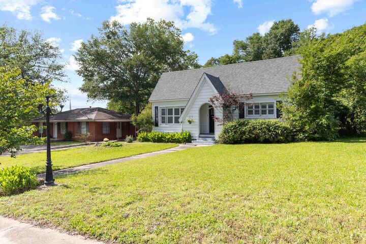 Property Photo:  514 W Main St  TX 75652 